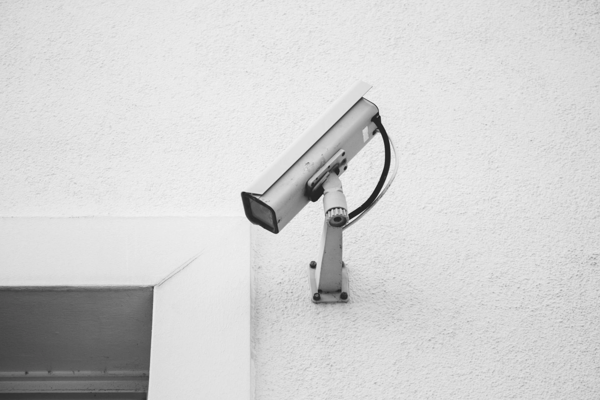 Free guide: 7 reasons why it’s time to upgrade to IP CCTV